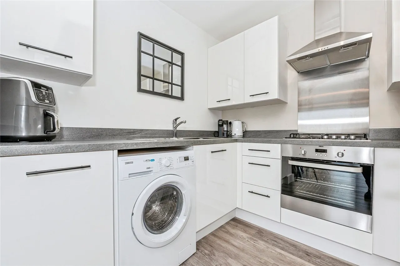Windstar Drive, South Ockendon, Essex, RM15, photo 6