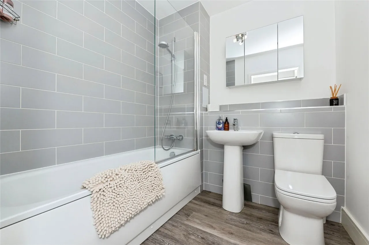 Windstar Drive, South Ockendon, Essex, RM15, photo 11