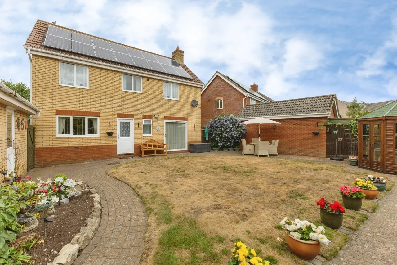 Mallow Way, Wymondham, Norfolk, NR18, photo 12