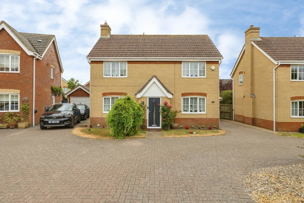 4 bed house for sale, Mallow Way, Wymondham, NR18
