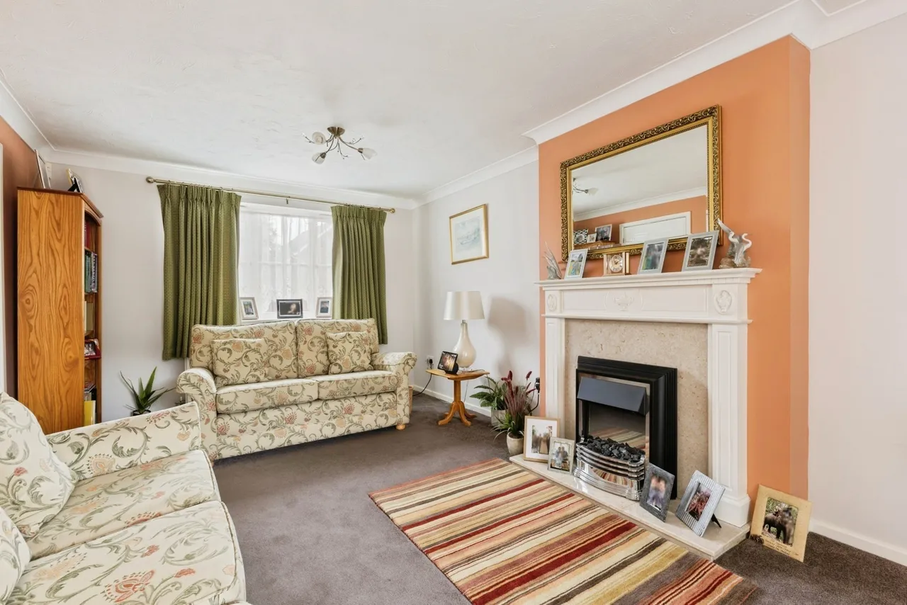 Mallow Way, Wymondham, Norfolk, NR18, photo 2