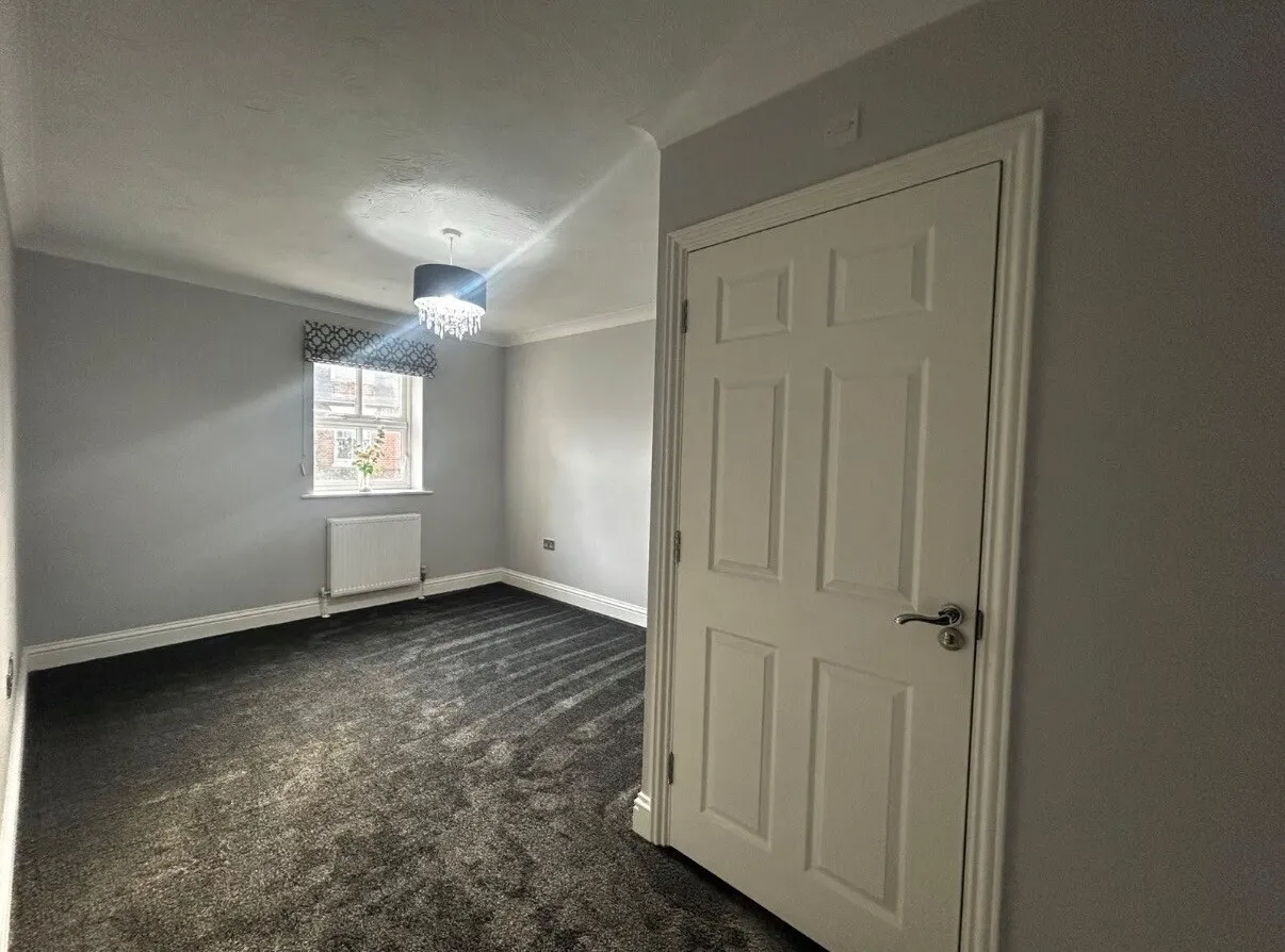 Alexandra Road, CO3, photo 2