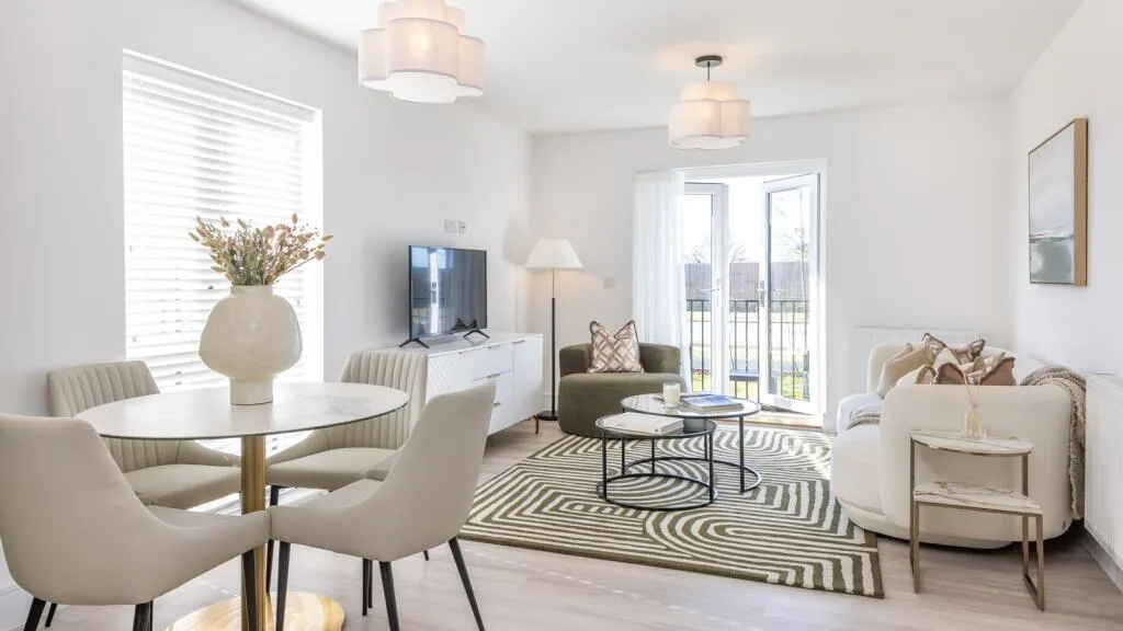 2 bed flat for sale — Birchwood, Waxwing Way, Farnham, GU9