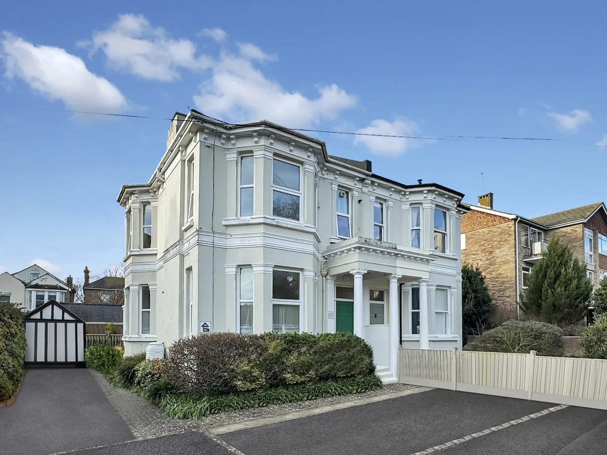 2 bed flat for sale, Tennyson Road, Worthing, BN11
