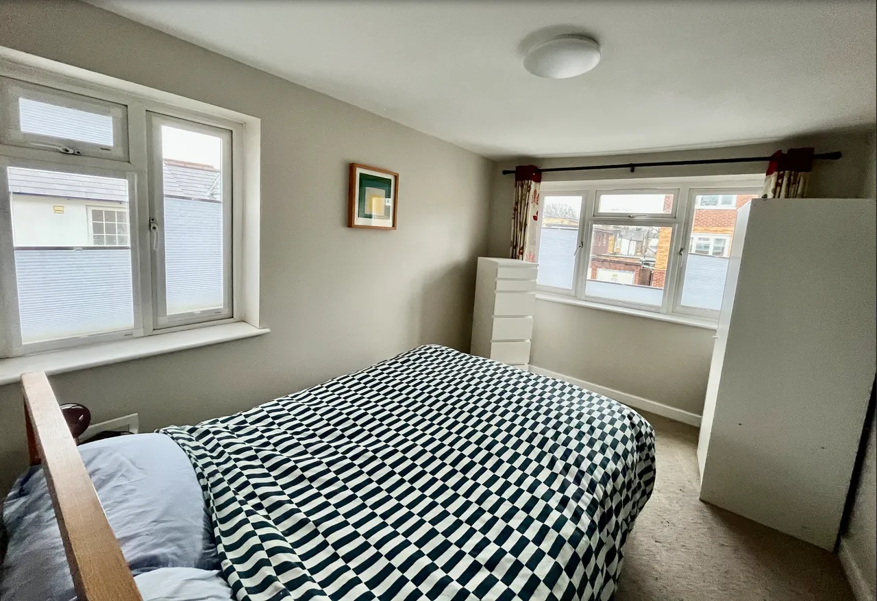 Chelsea Close, Hampton Hill, TW12, photo 4