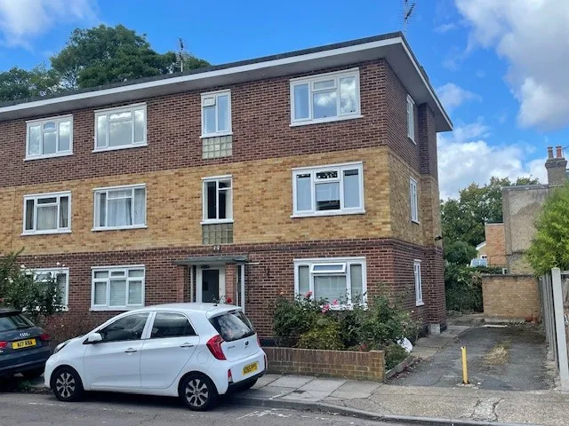 1 bed flat for sale, Chelsea Close, Hampton Hill, TW12
