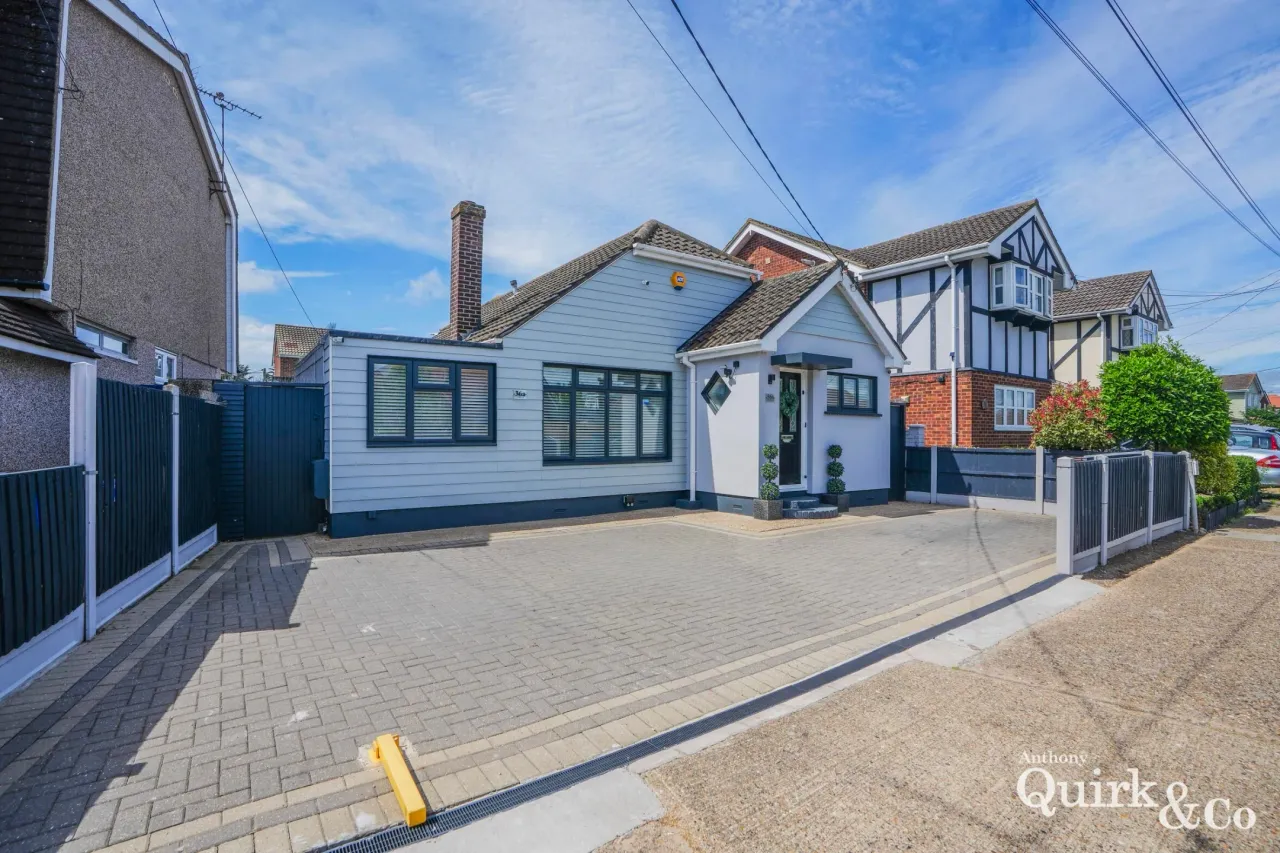 3 bed house for sale, Beverley Avenue, Canvey Island, SS8