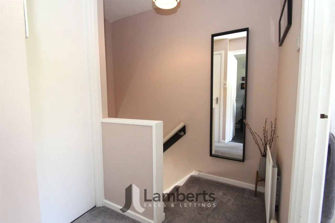 24 Easenhall Lane, Redditch, photo 8
