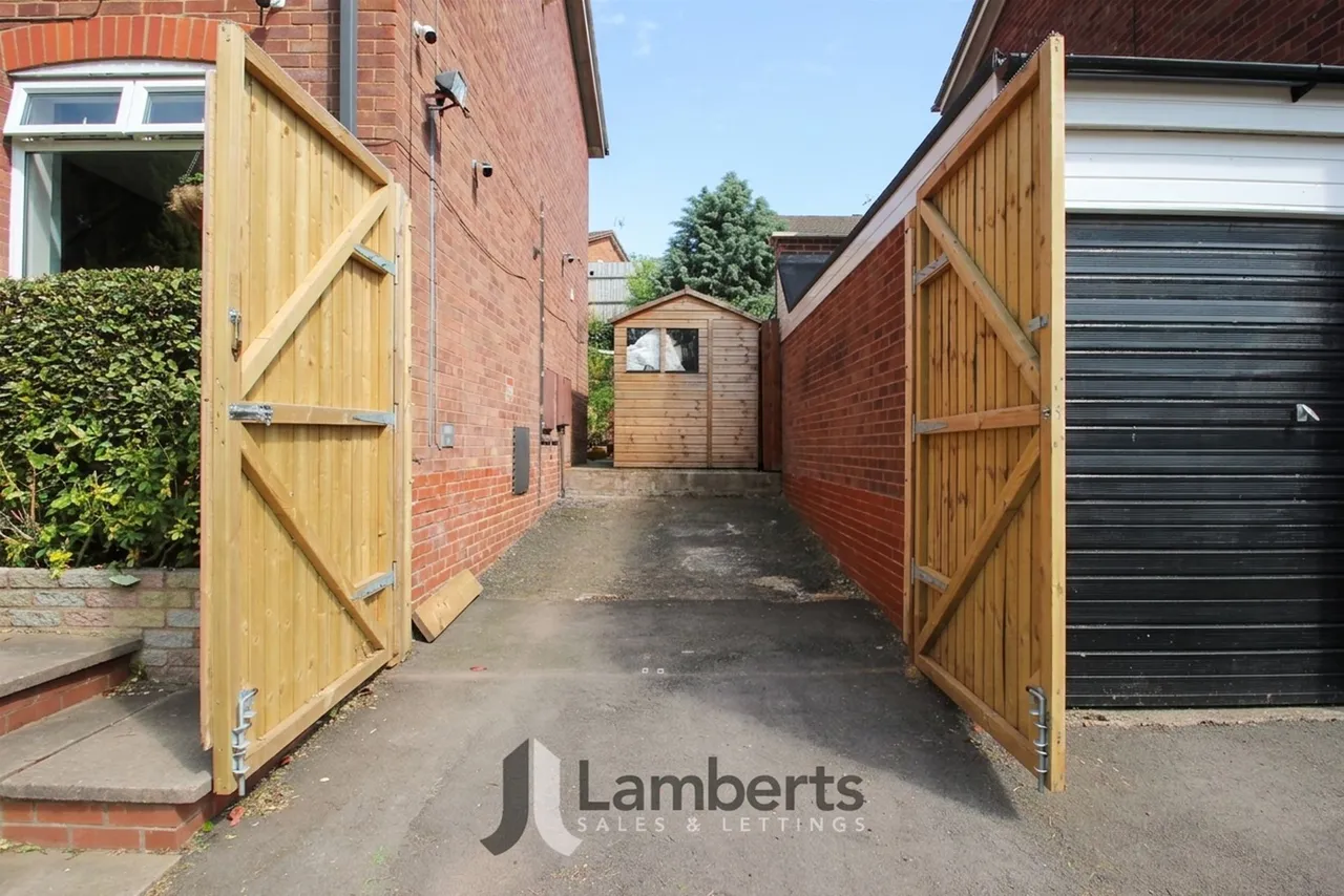 24 Easenhall Lane, Redditch, photo 15