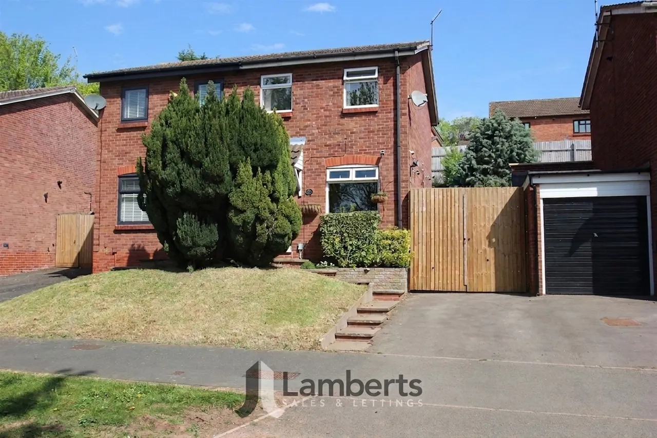 2 bed house for sale — 24 Easenhall Lane, Redditch