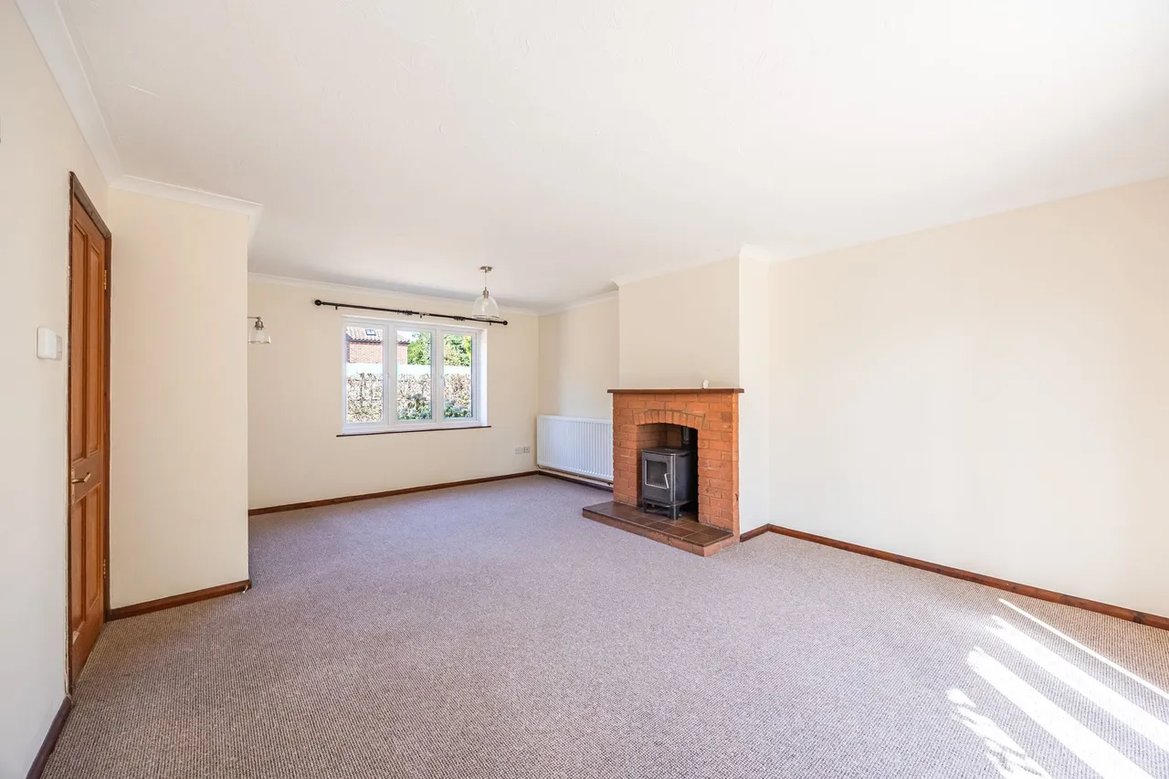 Detached Home with Huge Potential in, photo 5