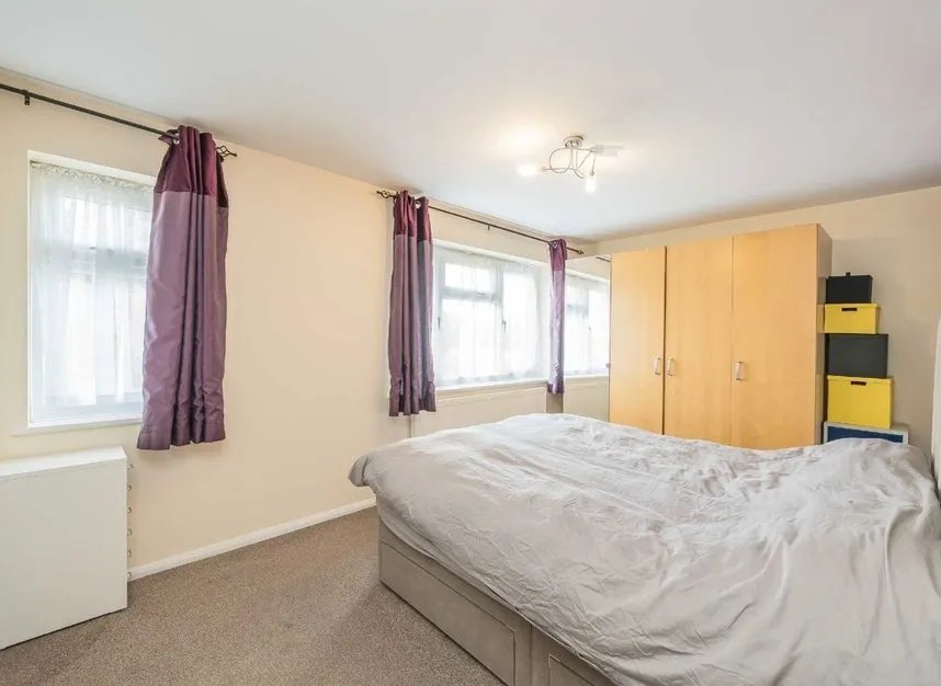 Bear Road, Hanworth, TW13, photo 5