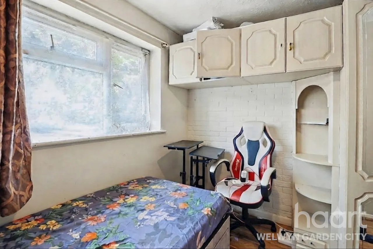 Bishops Rise, Hatfield, AL10, photo 18
