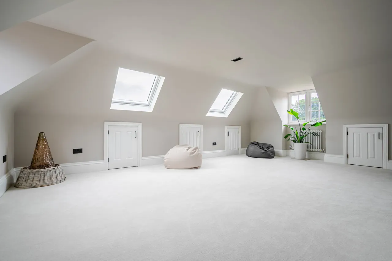Amersham Road, Chesham Bois, Amersham, Buckinghamshire, HP6 5PE, photo 11