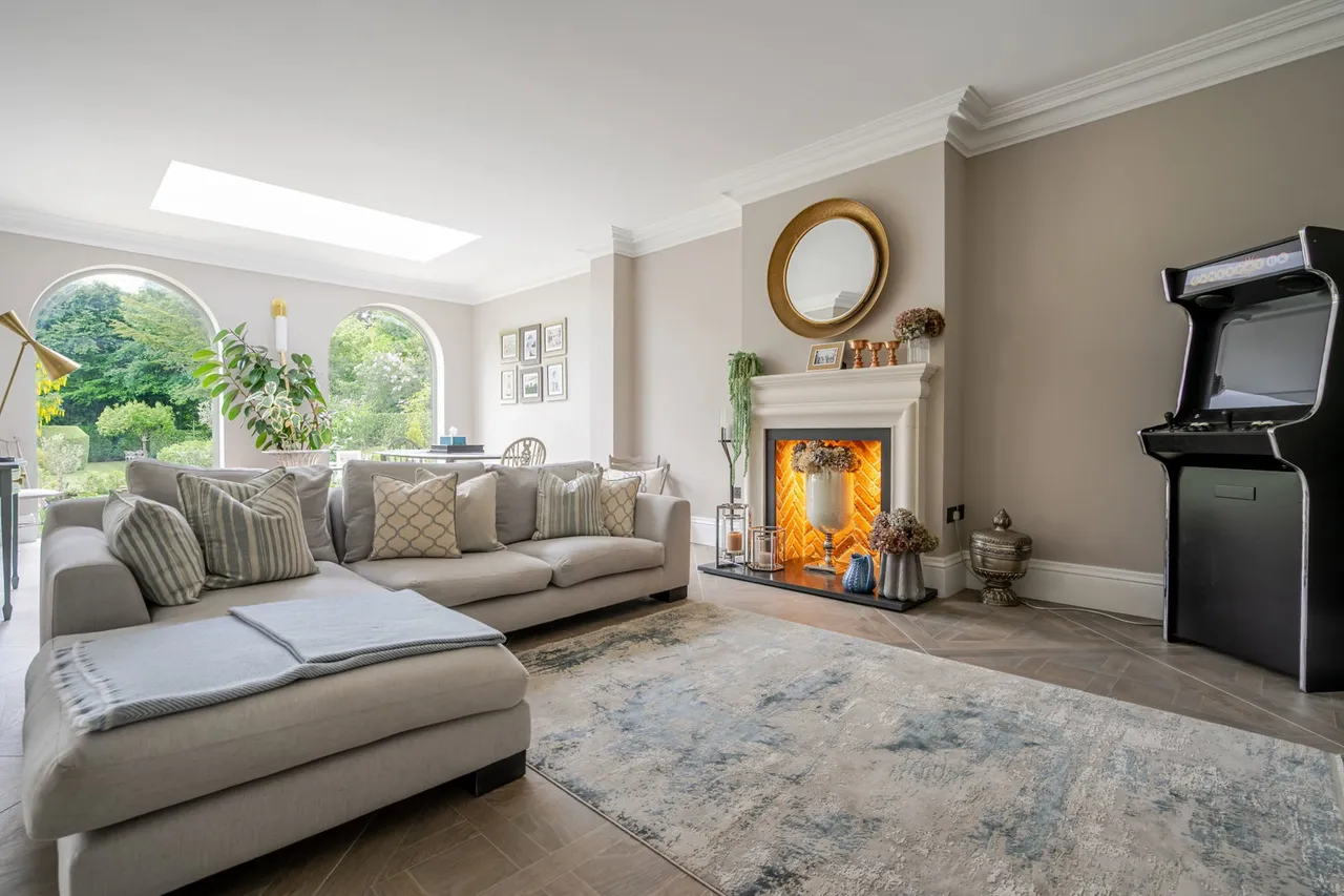 Amersham Road, Chesham Bois, Amersham, Buckinghamshire, HP6 5PE, photo 3