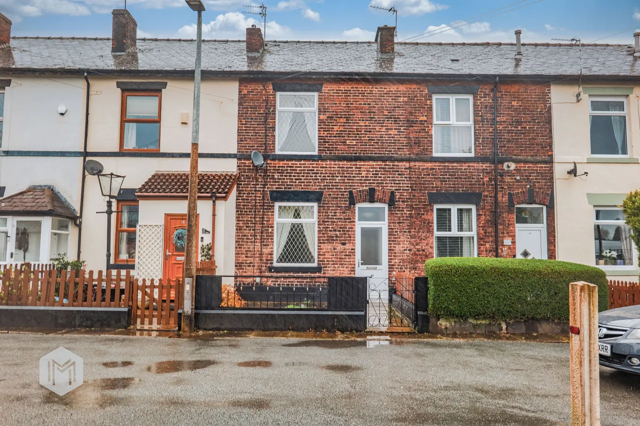 2 bed house for sale — Bolholt Terrace, Bury, BL8 1PP