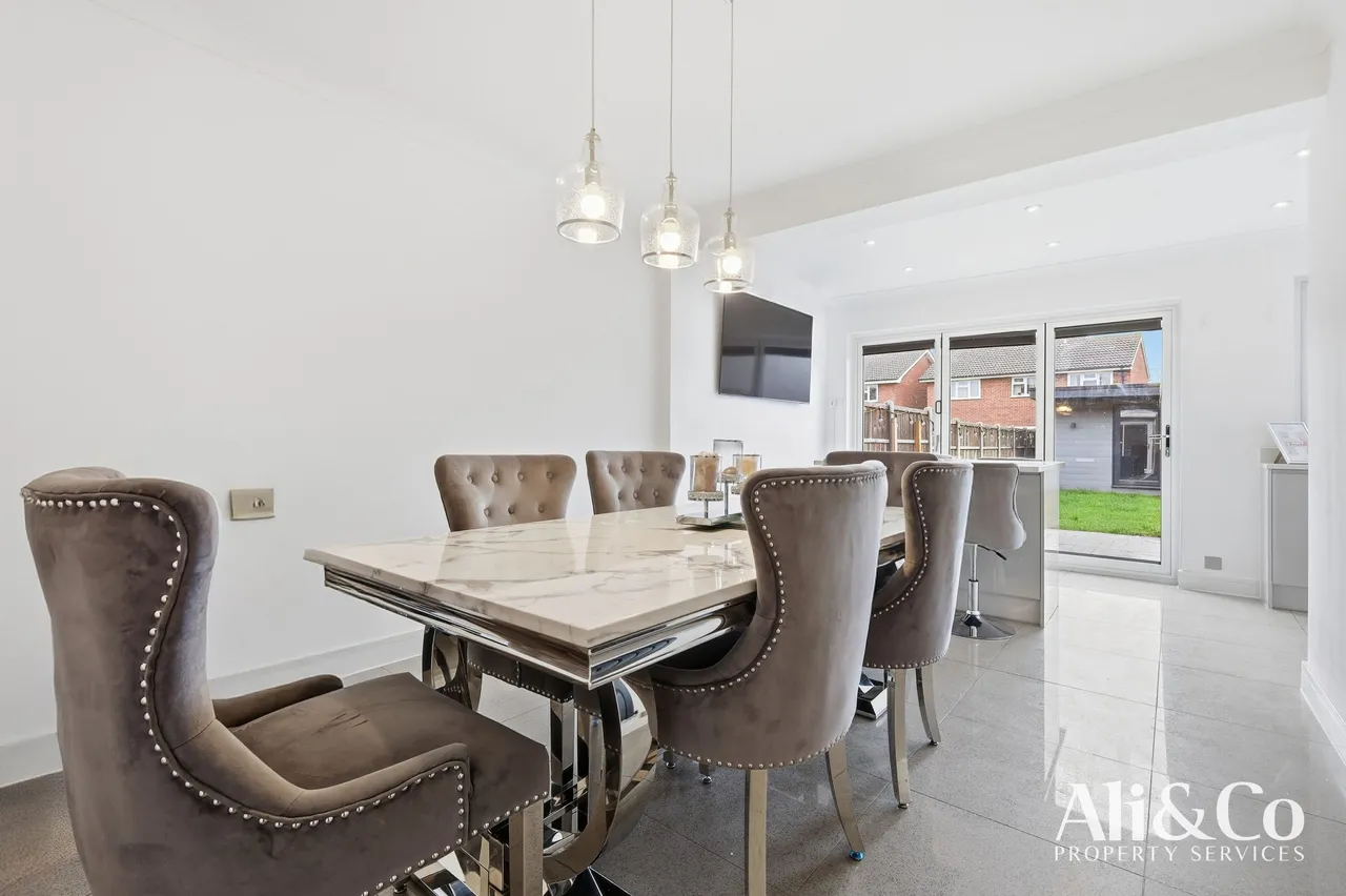 Long Lane, Grays, Essex, RM16 2QH, photo 3
