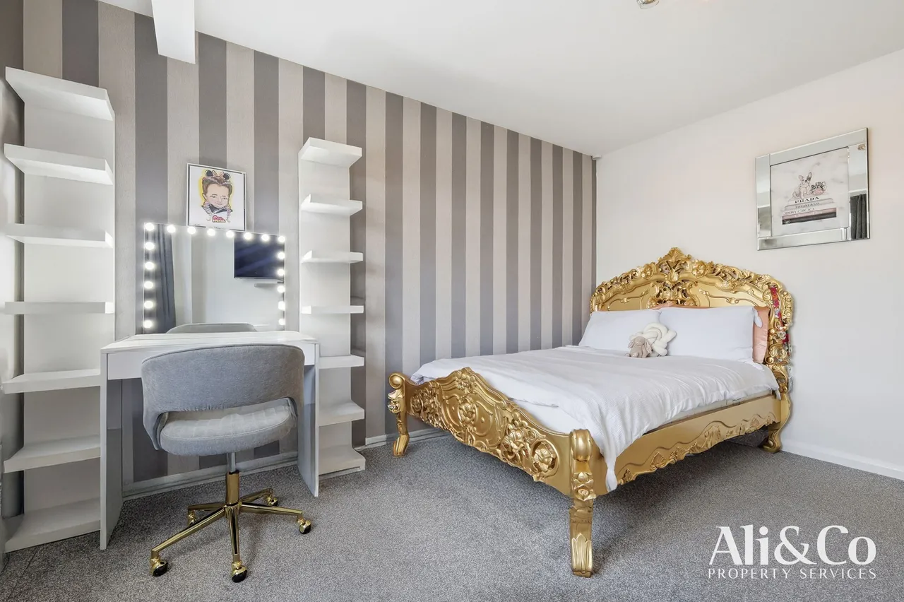Long Lane, Grays, Essex, RM16 2QH, photo 14