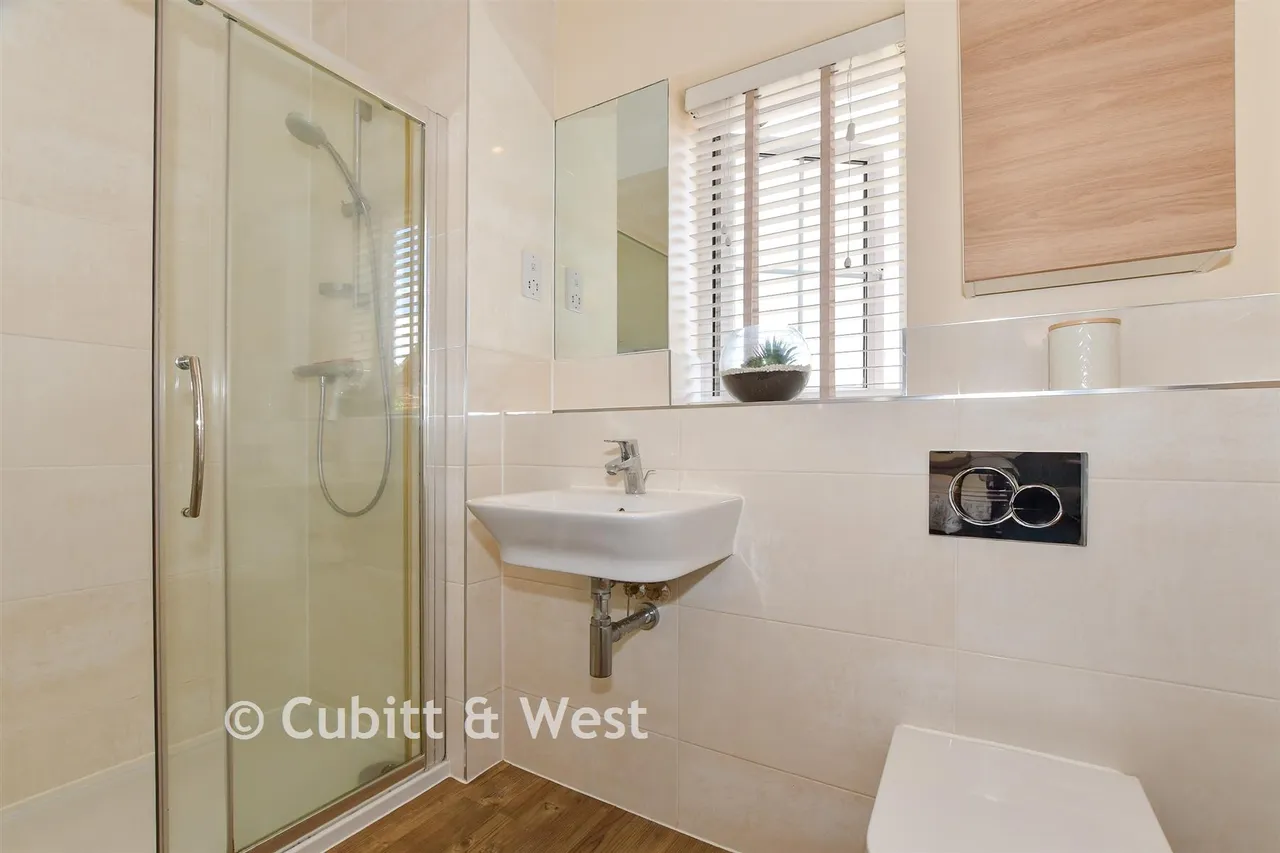 Kilnwood Close, Faygate, RH12, photo 10