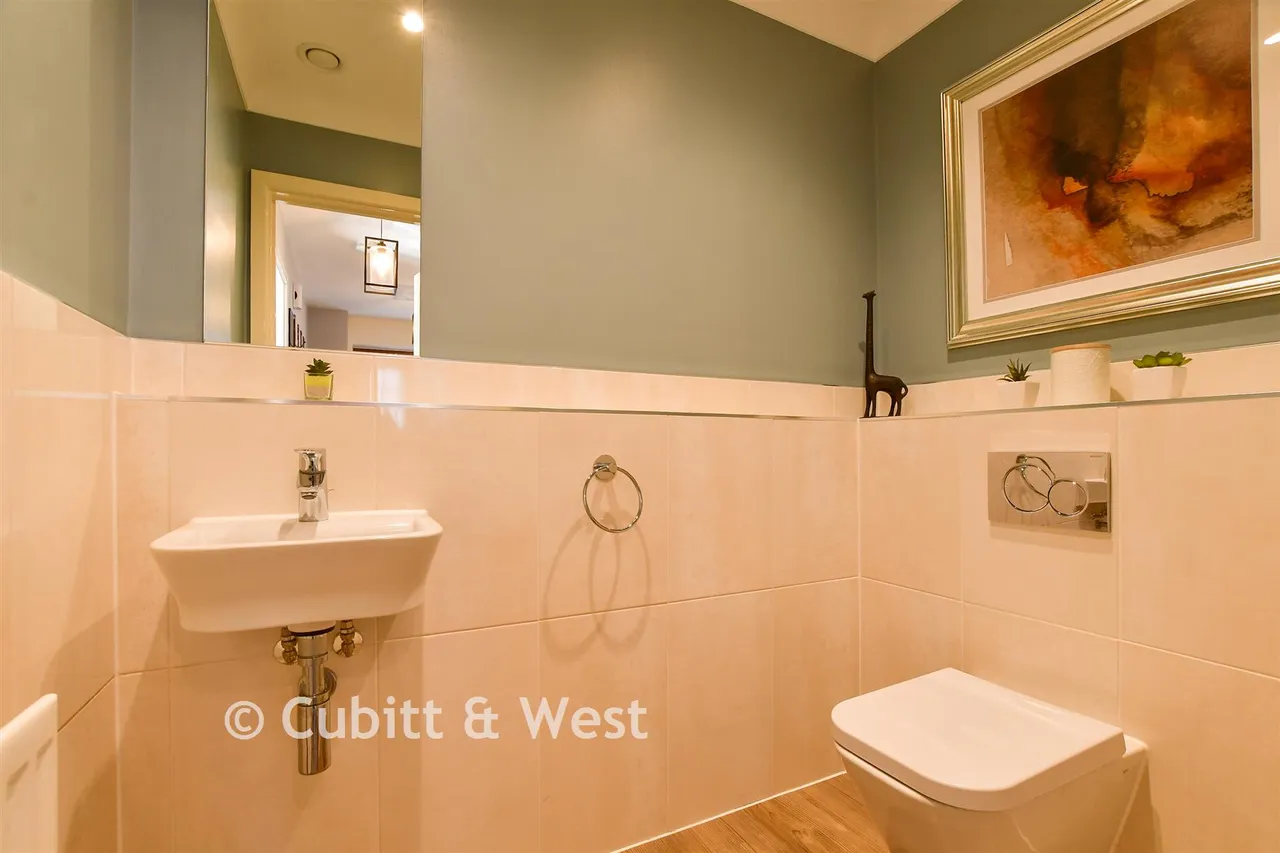Kilnwood Close, Faygate, RH12, photo 7