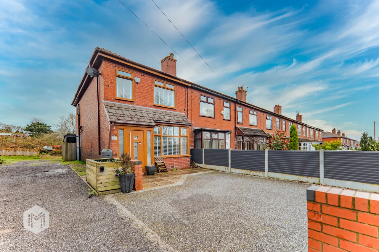 3 bed house for sale — Bury Old Road, Heap, Bury, BL9 7JB