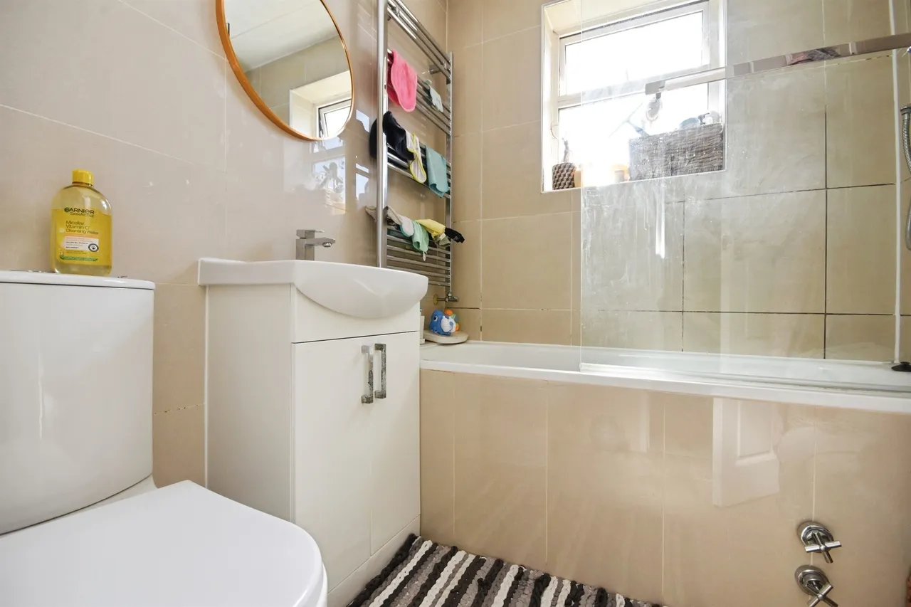 Sheringham Avenue, Romford, photo 12