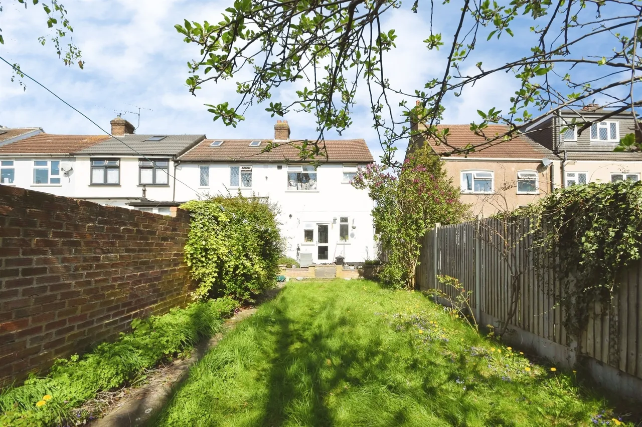 Sheringham Avenue, Romford, photo 4