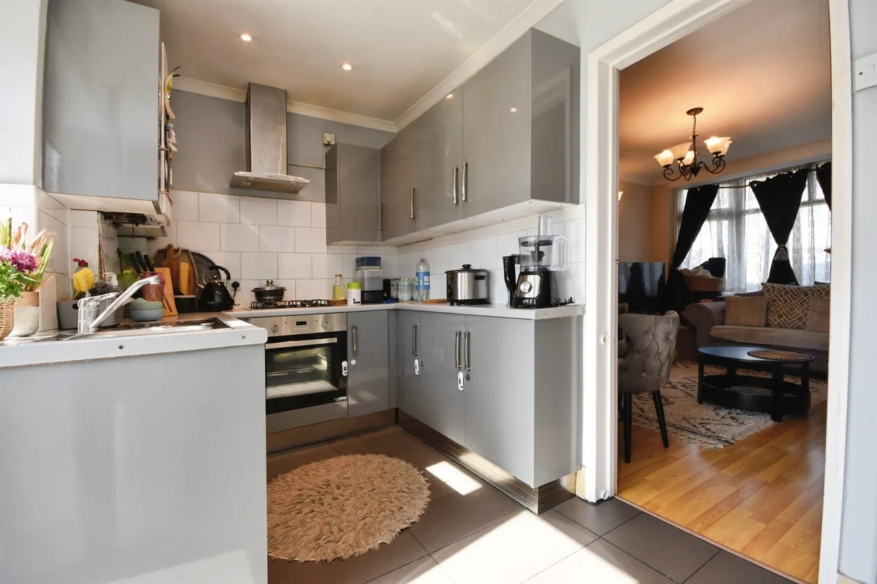 Sheringham Avenue, Romford, photo 6