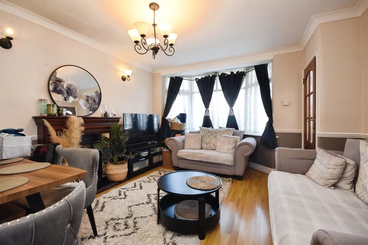 Sheringham Avenue, Romford, photo 3