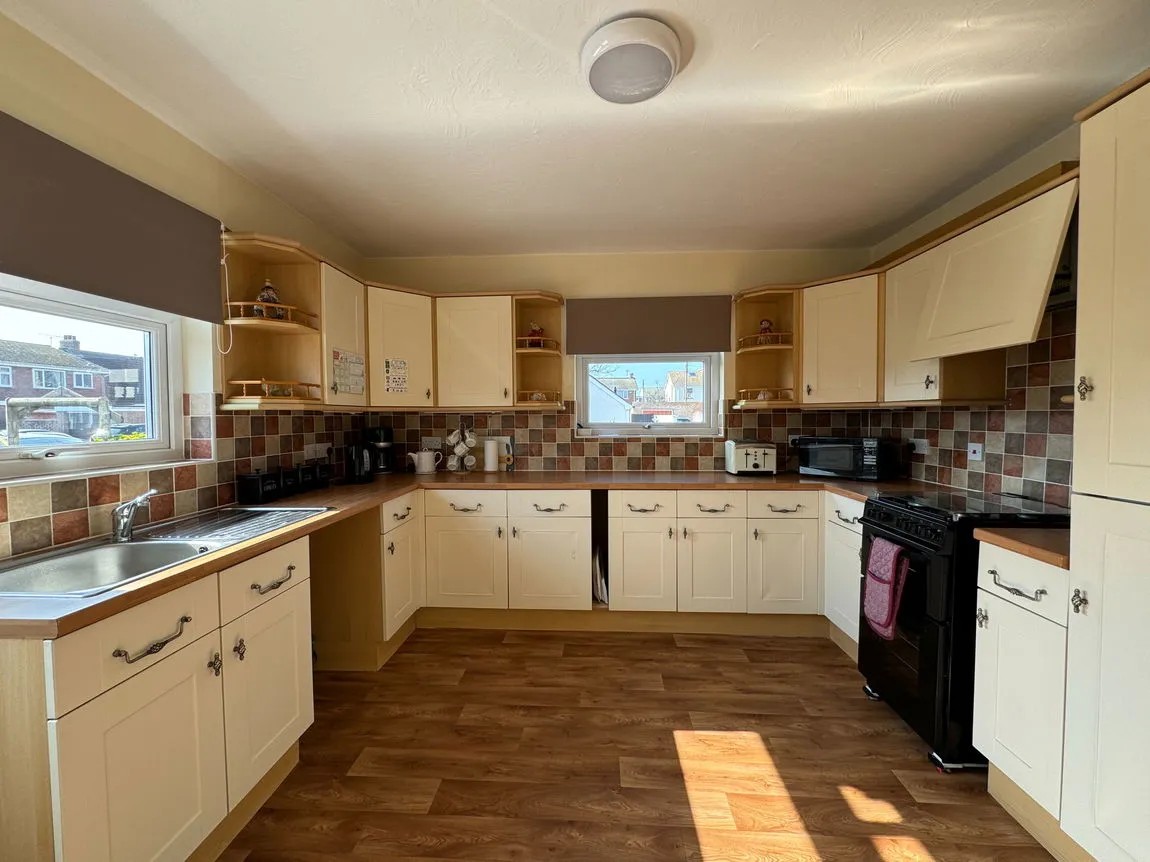 Bryn Avenue, Kinmel Bay, Conwy, LL18 5BH, photo 6