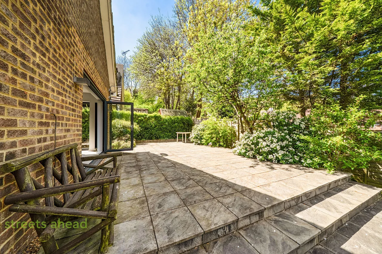 Haycroft Close, Coulsdon, CR5, photo 20
