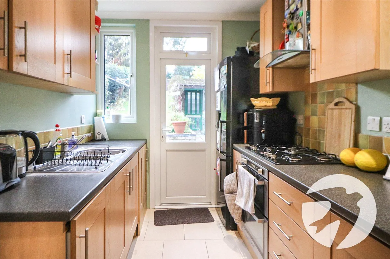 Avenue Road, Lesney Park, DA8, photo 5