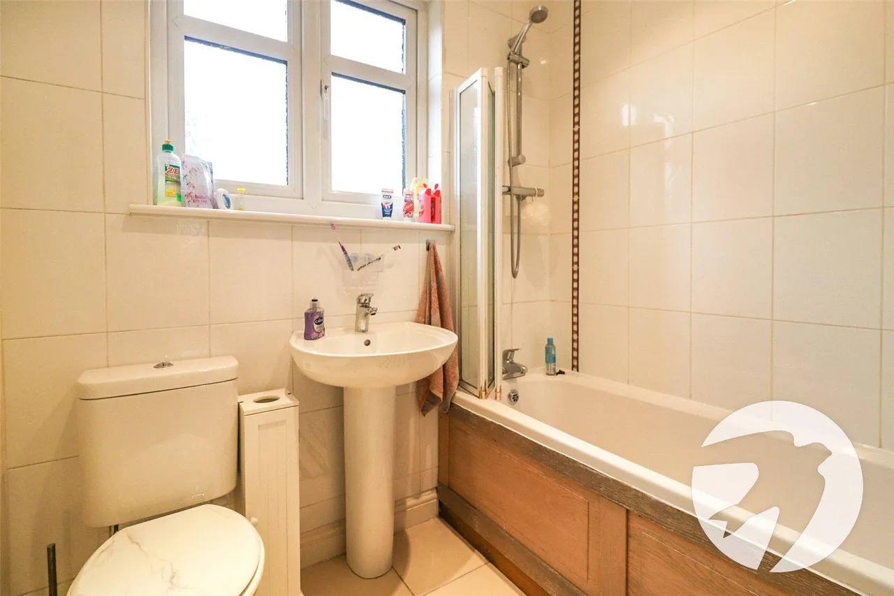 Avenue Road, Lesney Park, DA8, photo 11