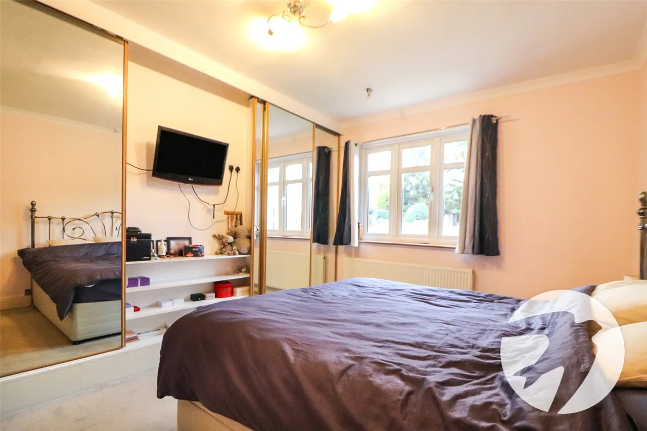 Avenue Road, Lesney Park, DA8, photo 10