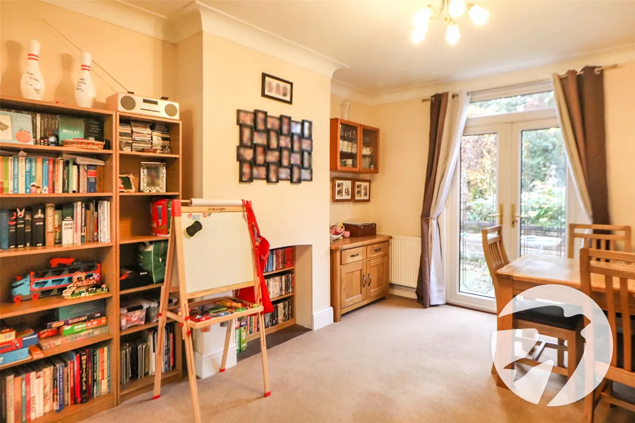Avenue Road, Lesney Park, DA8, photo 3