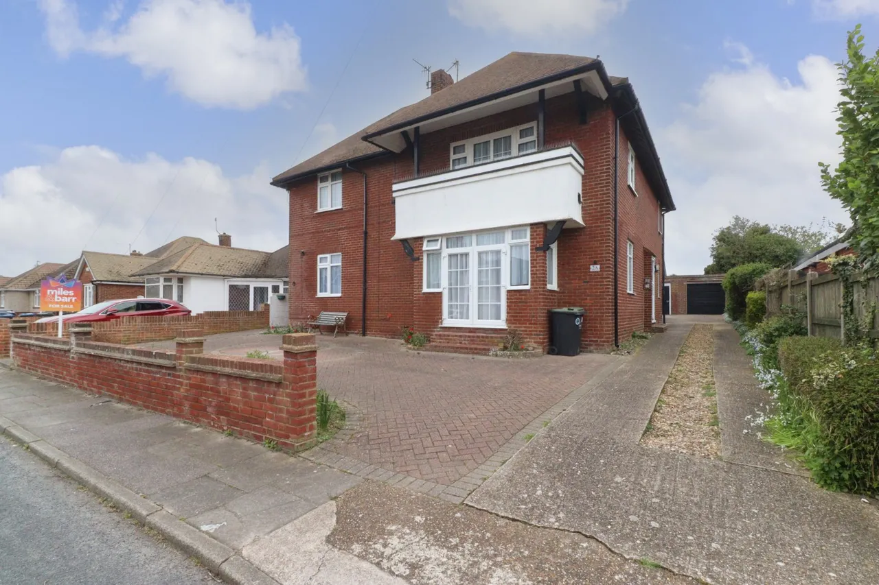 2 bed flat for sale, Carlton Rise, Westgate-on-Sea, CT8