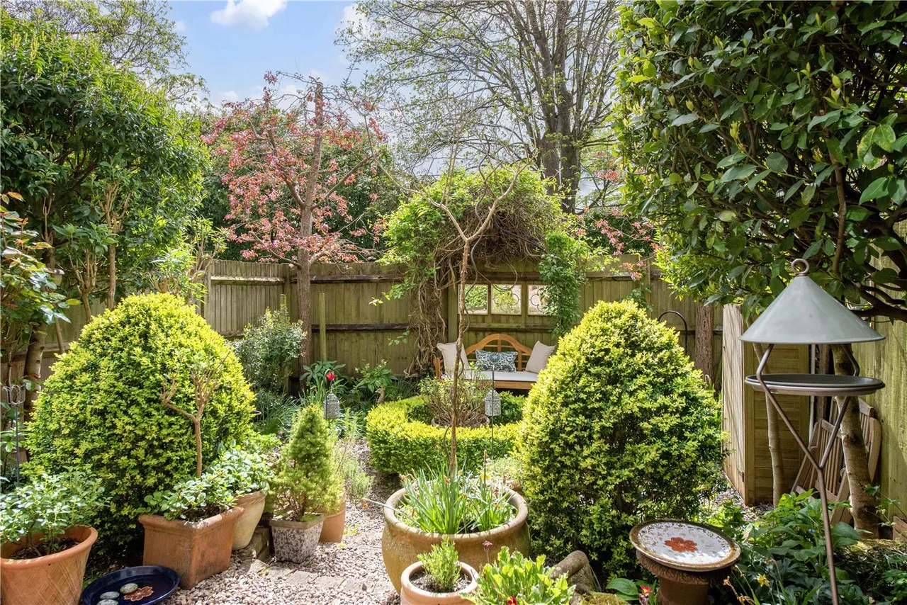 Court Road, Kings Worthy, Winchester, Hampshire, SO23, photo 6