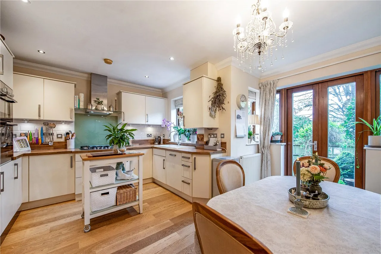 Court Road, Kings Worthy, Winchester, Hampshire, SO23, photo 3