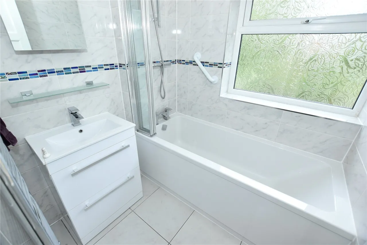 Gainsborough Road, Upton, CH49, photo 12