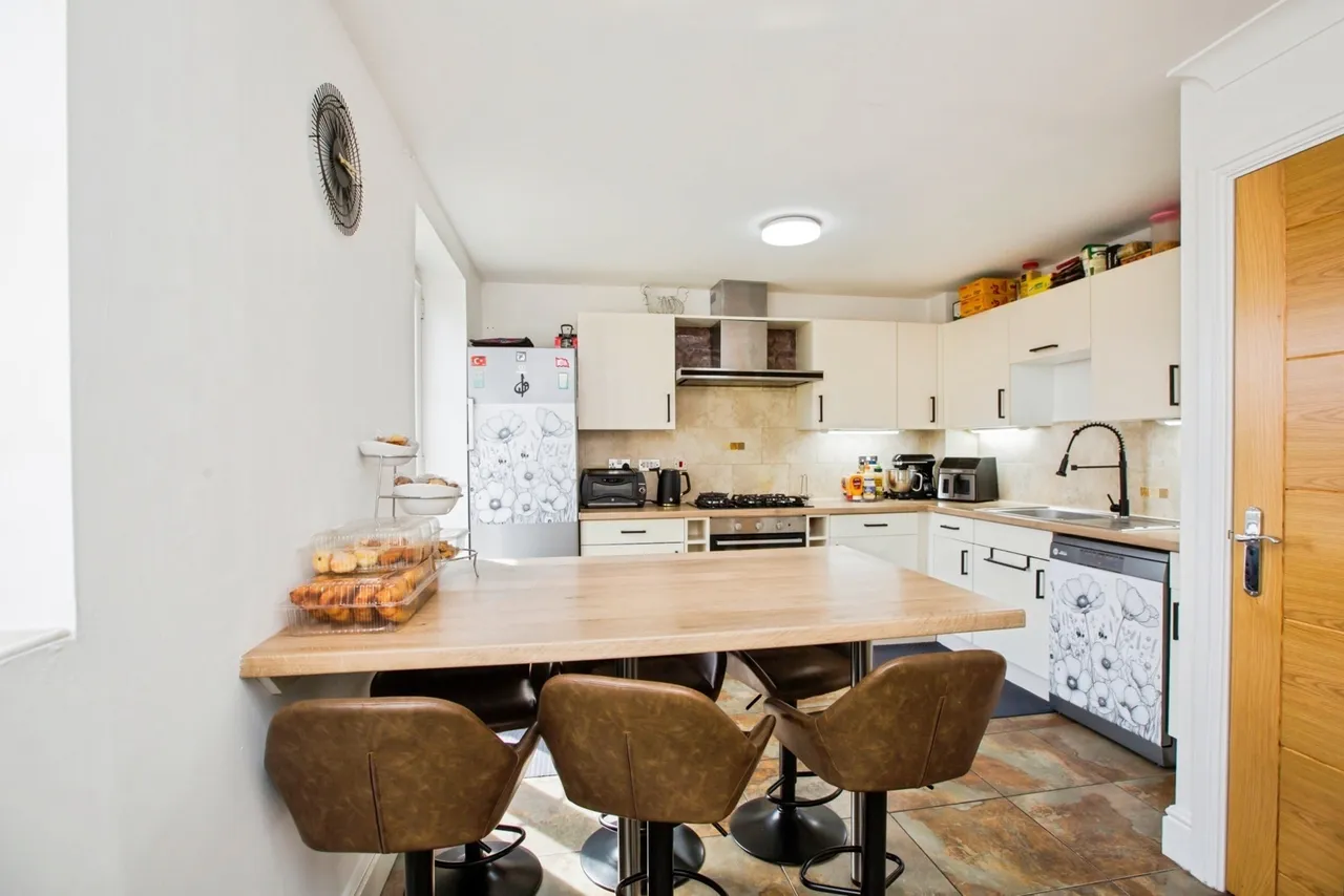 Queensway, Halifax, West Yorkshire, HX1, photo 3