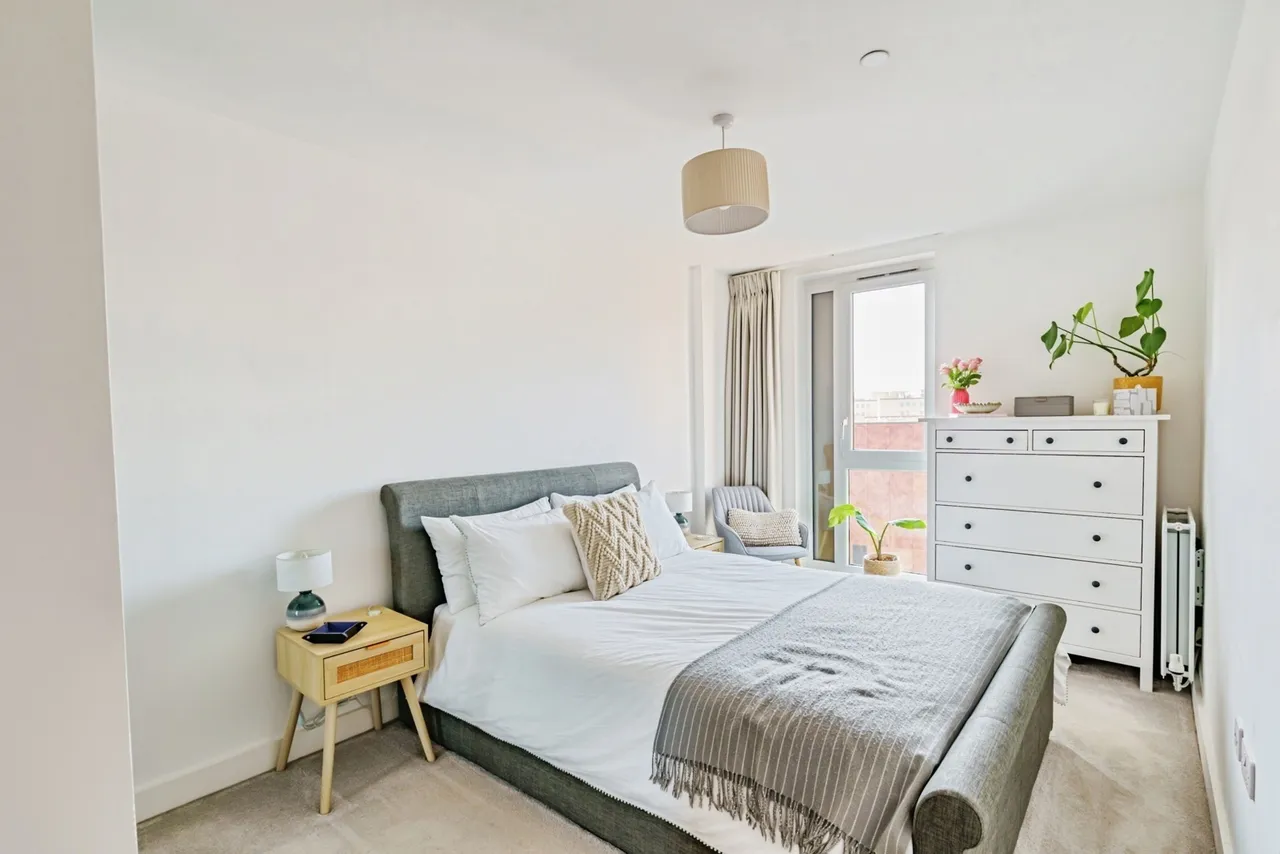 Marketfield Way, Redhill, RH1, photo 4