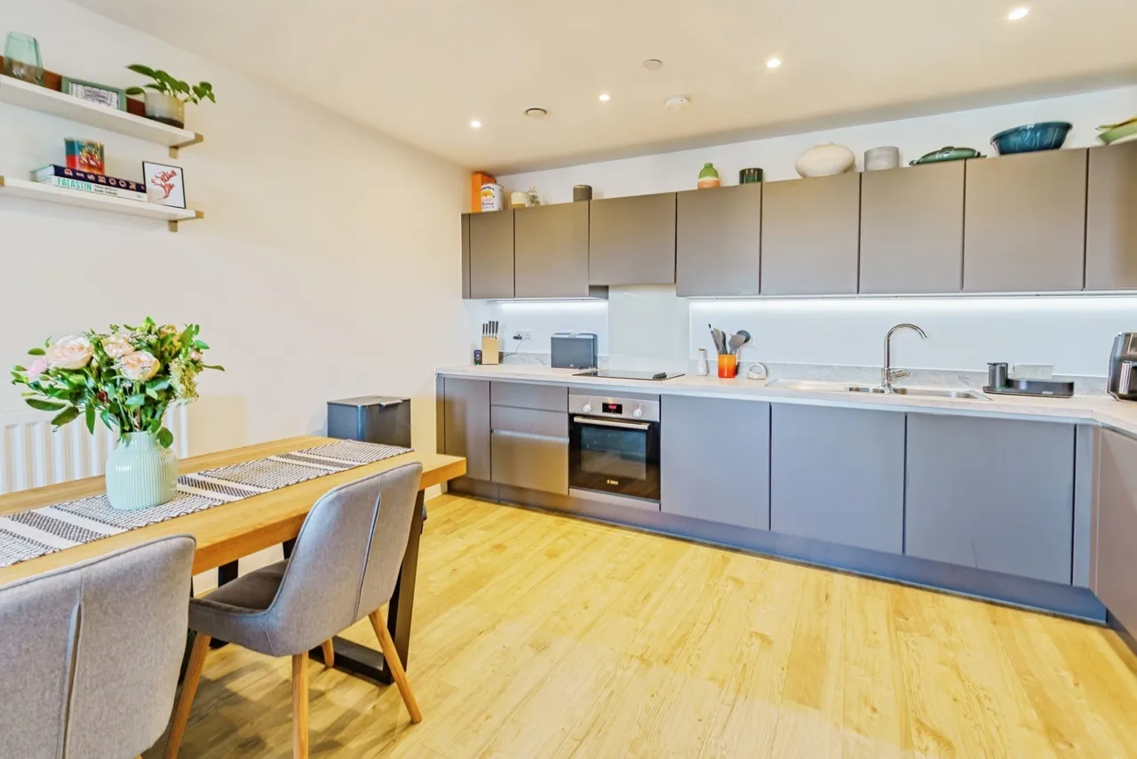 Marketfield Way, Redhill, RH1, photo 6