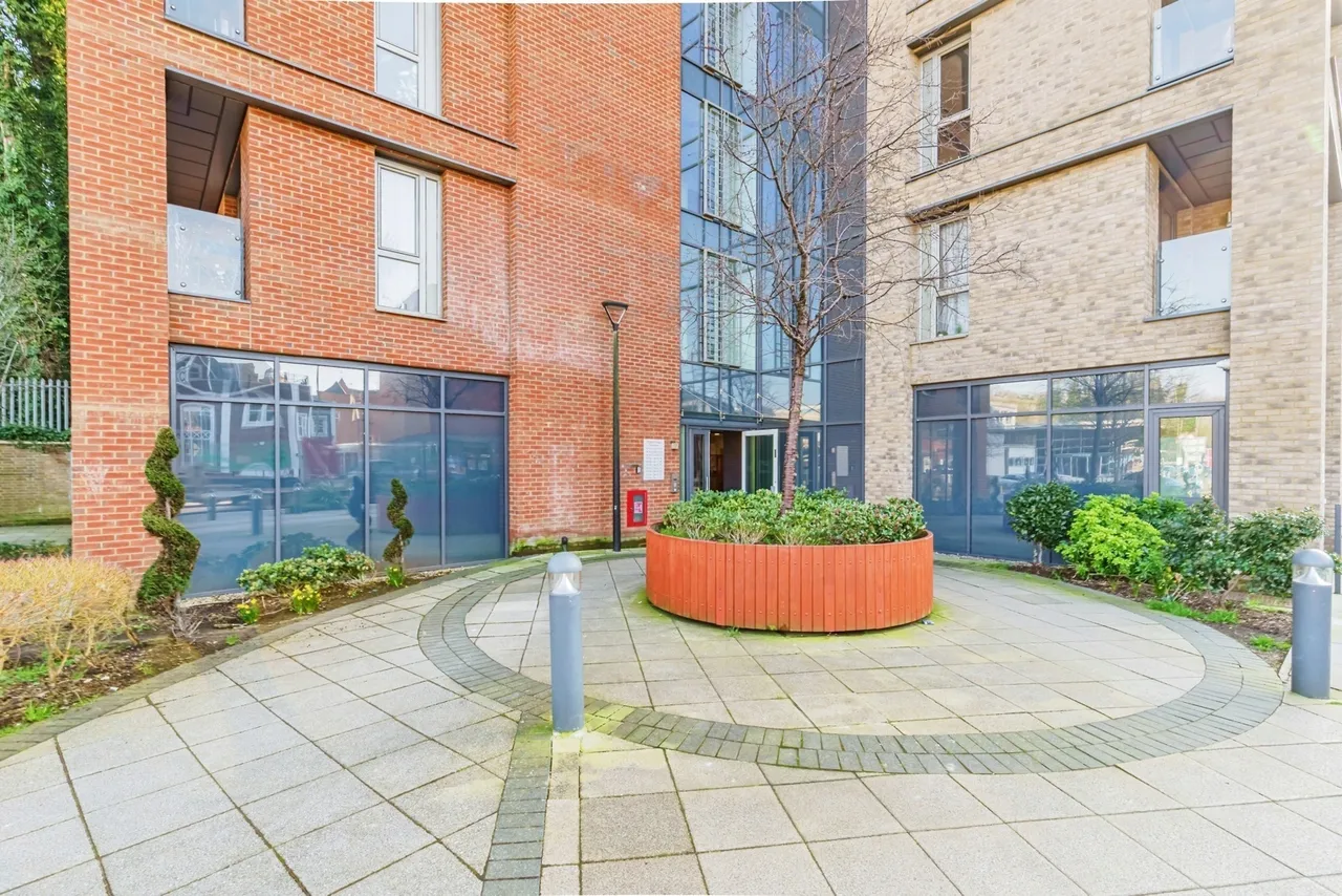 Marketfield Way, Redhill, RH1, photo 17