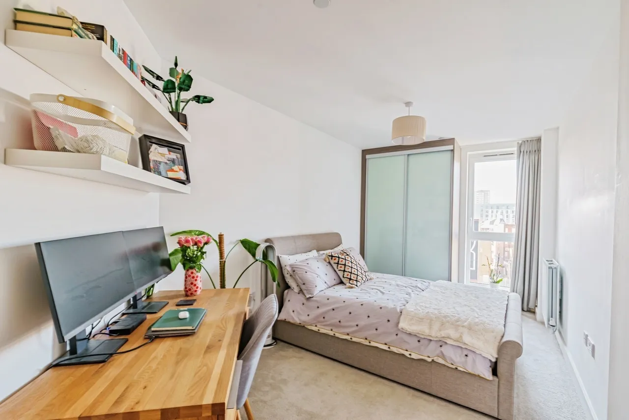 Marketfield Way, Redhill, RH1, photo 11