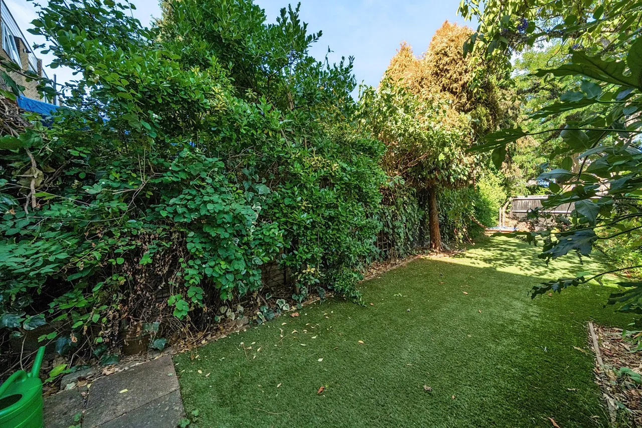 Hamilton Road, SE27, photo 17