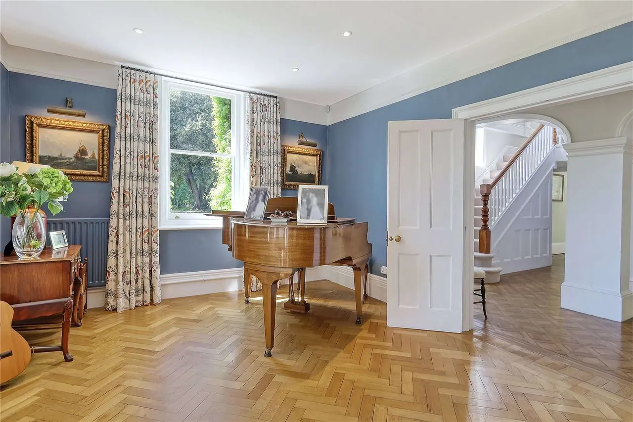 Hadleigh Road, East Bergholt, Colchester, Suffolk, CO7 6QT, photo 5