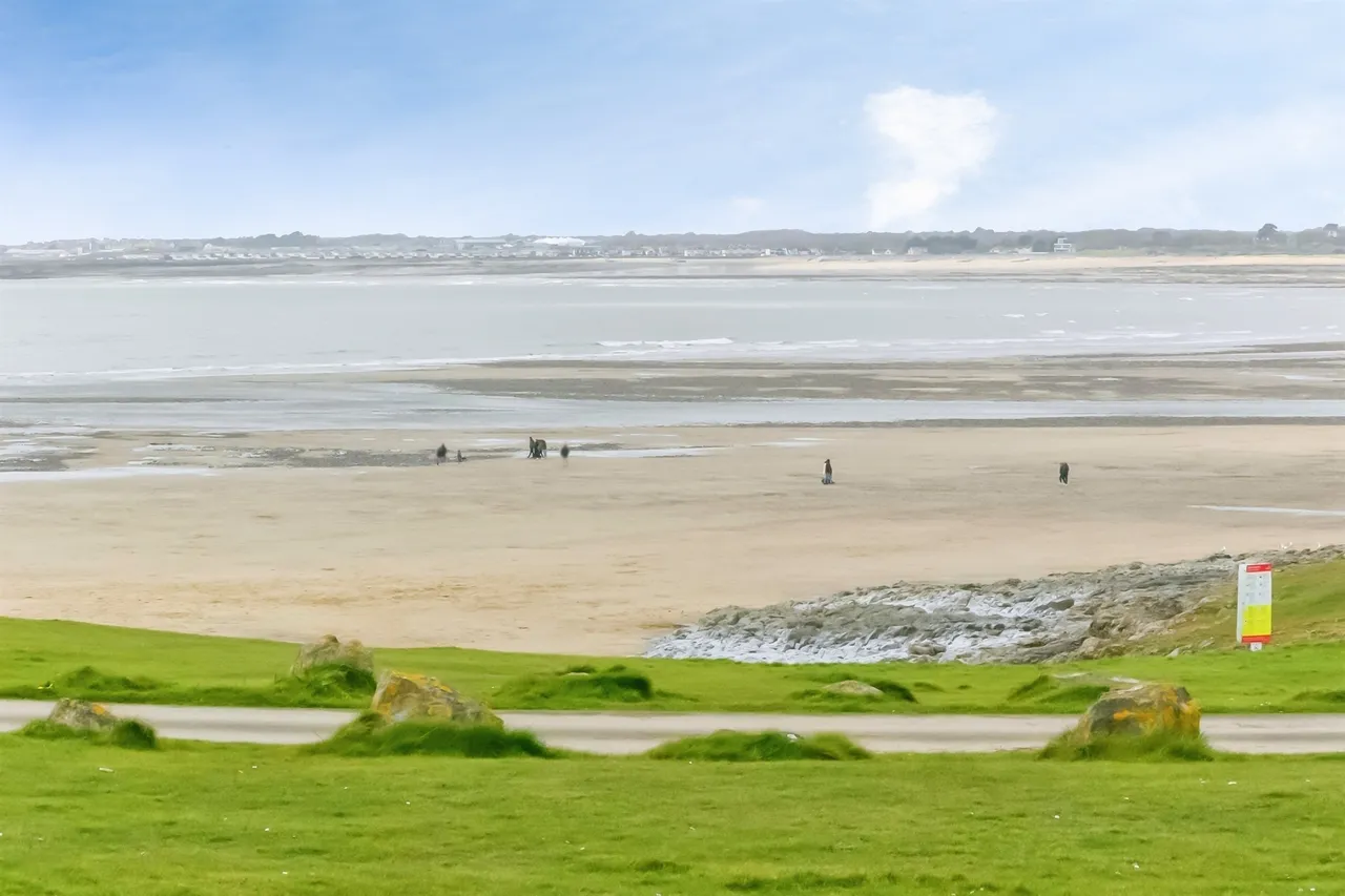 Ogmore By Sea, CF32, photo 7