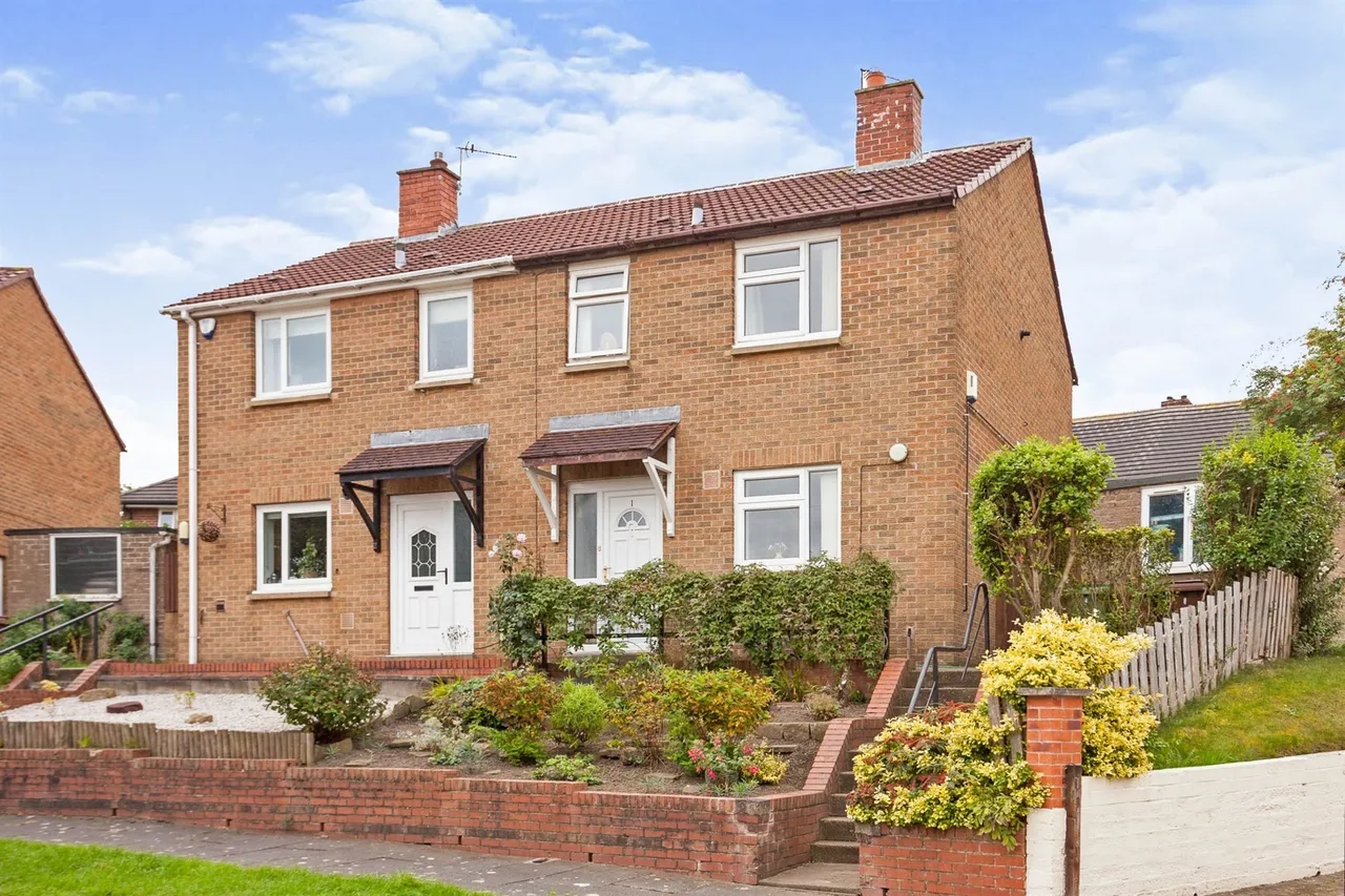 2 bed house for sale, Leeke Avenue, Horbury, WF4