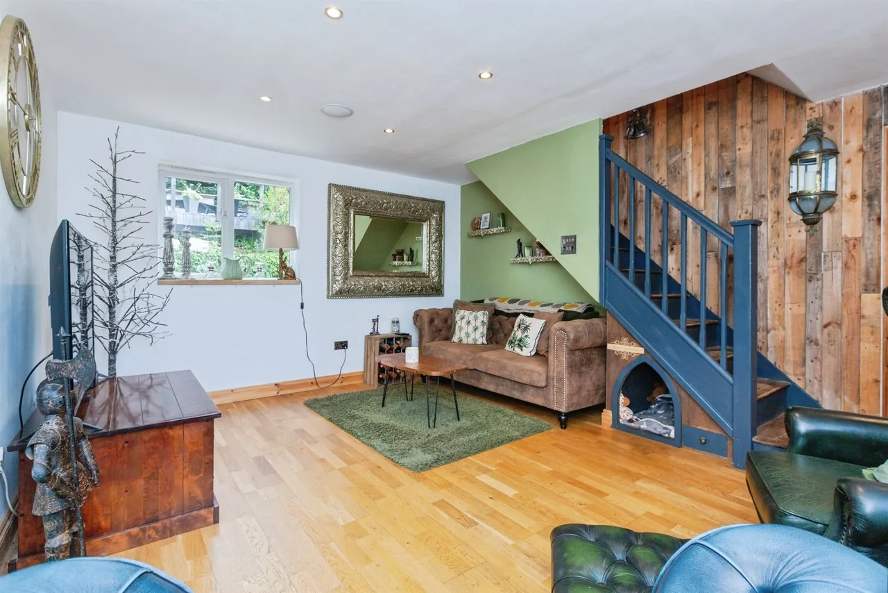 Elm Way, Hartshill, Nuneaton, photo 2
