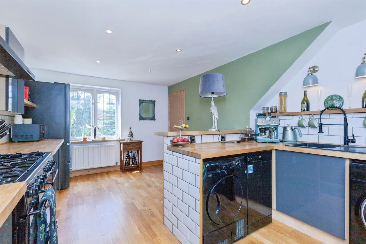 Elm Way, Hartshill, Nuneaton, photo 5